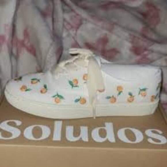 NIB- SOLUDOS Woven Lace-Up Ivory Marin Embroidered Sneaker New - Picture 5 of 5